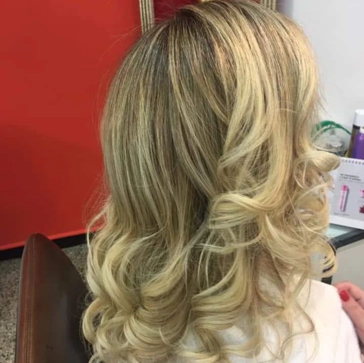 La Belle Vintage Beauty Salon - Image 6