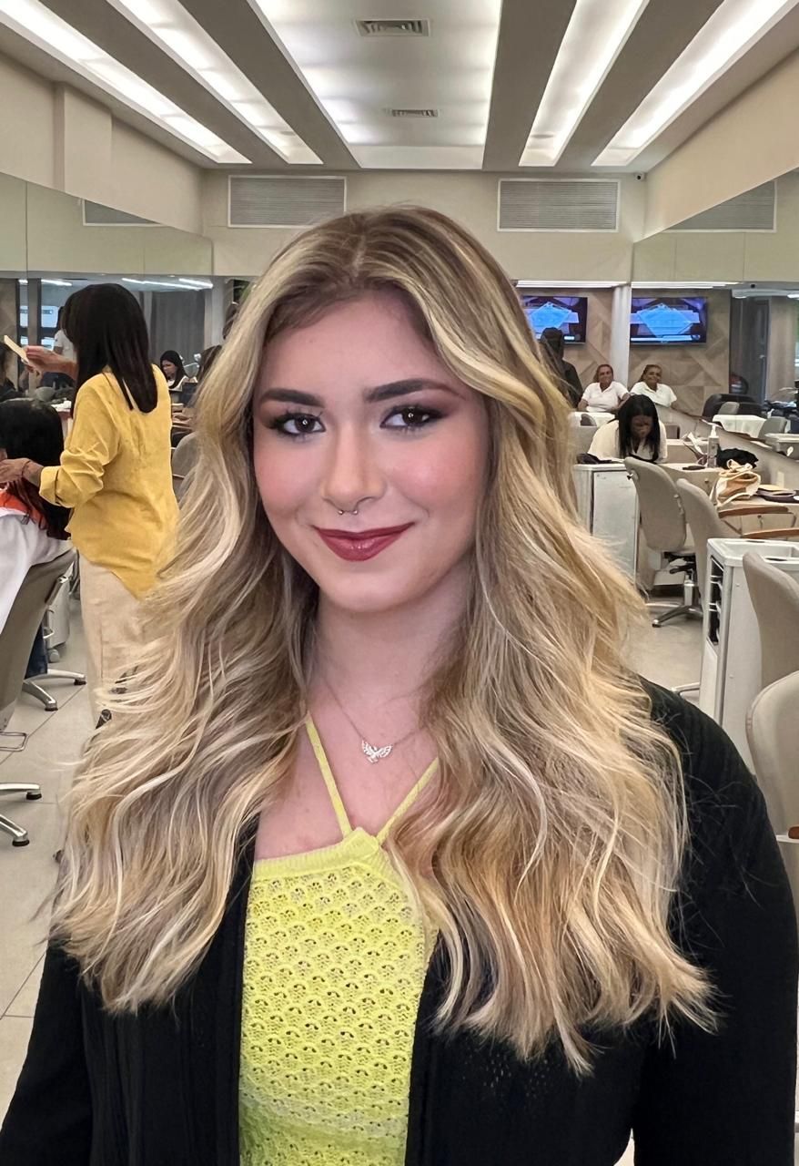Cintia Alves - Maquiadora - Image 1