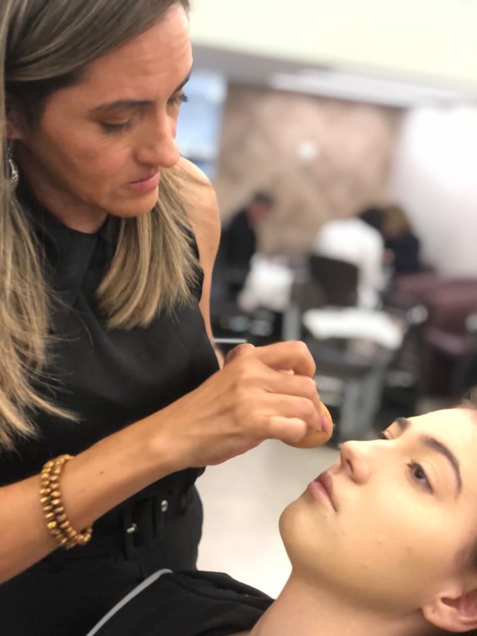 Cintia Alves - Maquiadora - Image 30