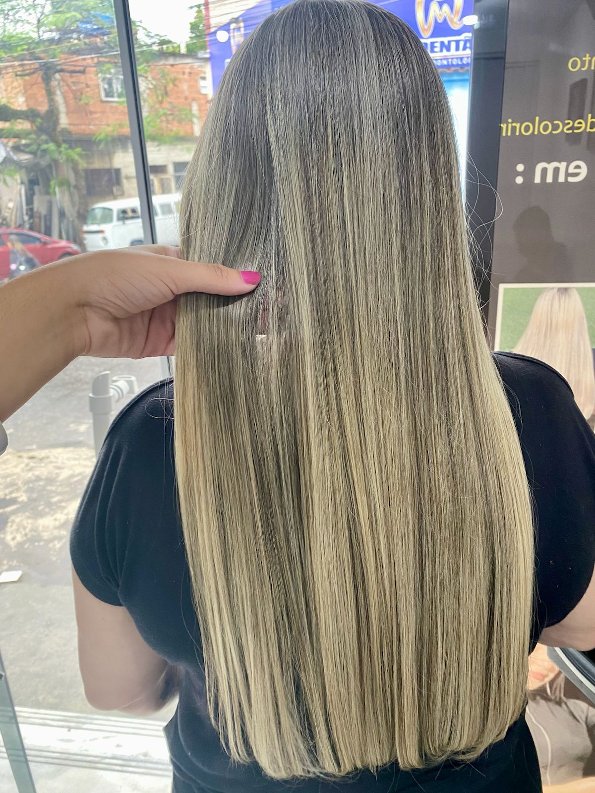 Karolayne Prado Mega Hair - Image 4
