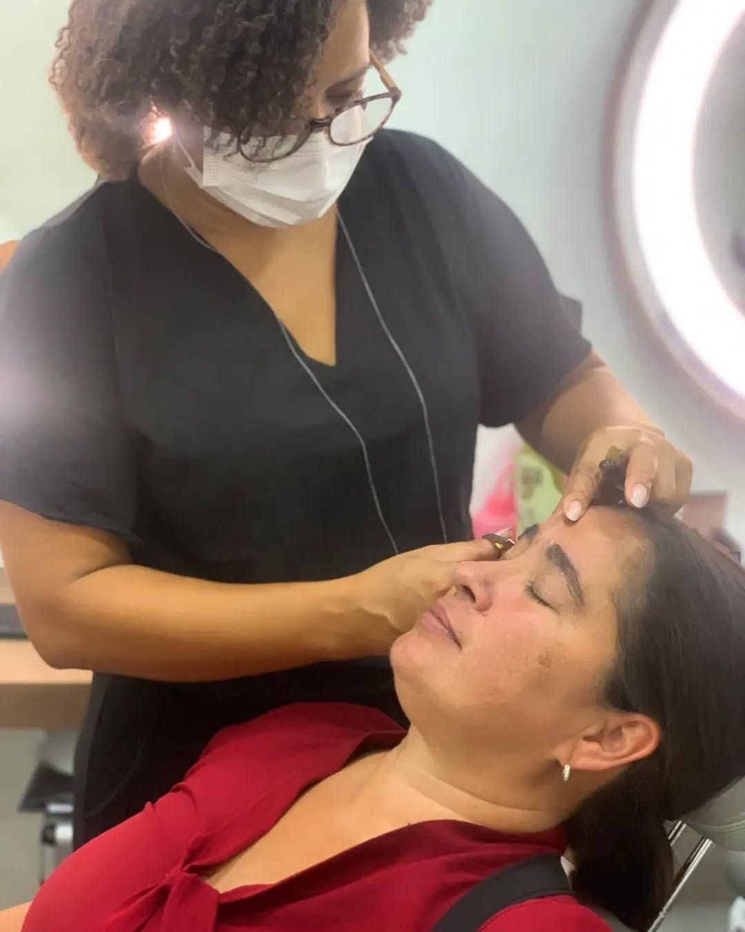 Mari Mondaini Beauty Studio - Image 18