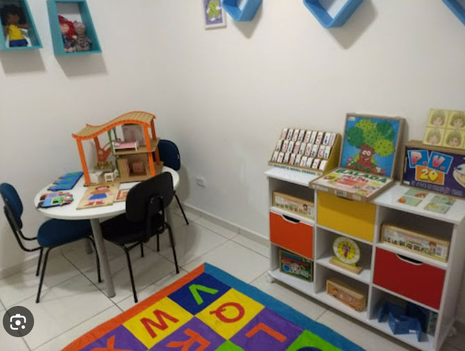 Neuropsicopedagoga Cláudia Castellano - Image 1