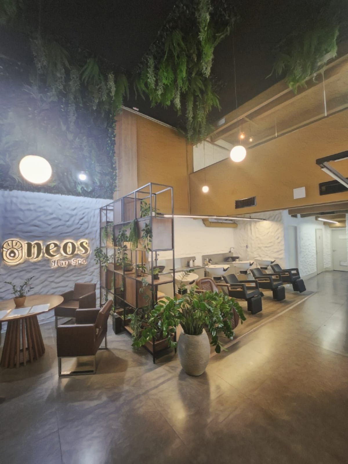 Neos Hair Spa - Image 13