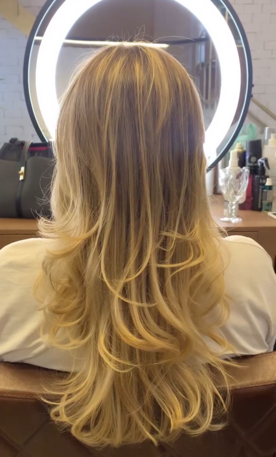 Neos Hair Spa - Image 18