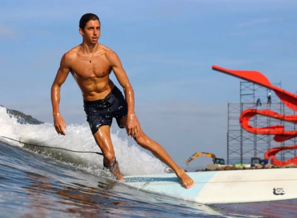 Pedro Bento Professurf - Surf School - Image 5
