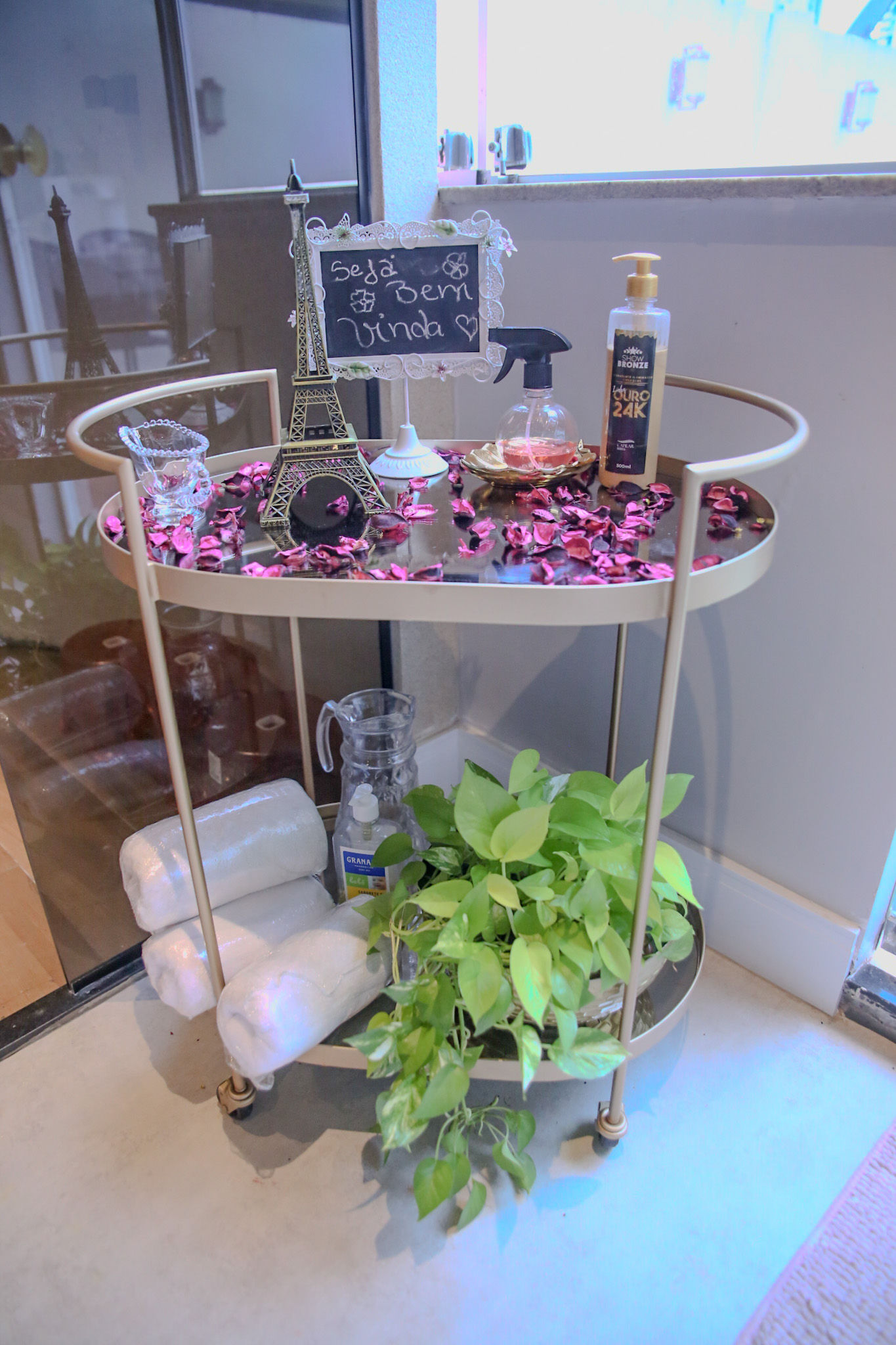 Club Beauté - Image 72