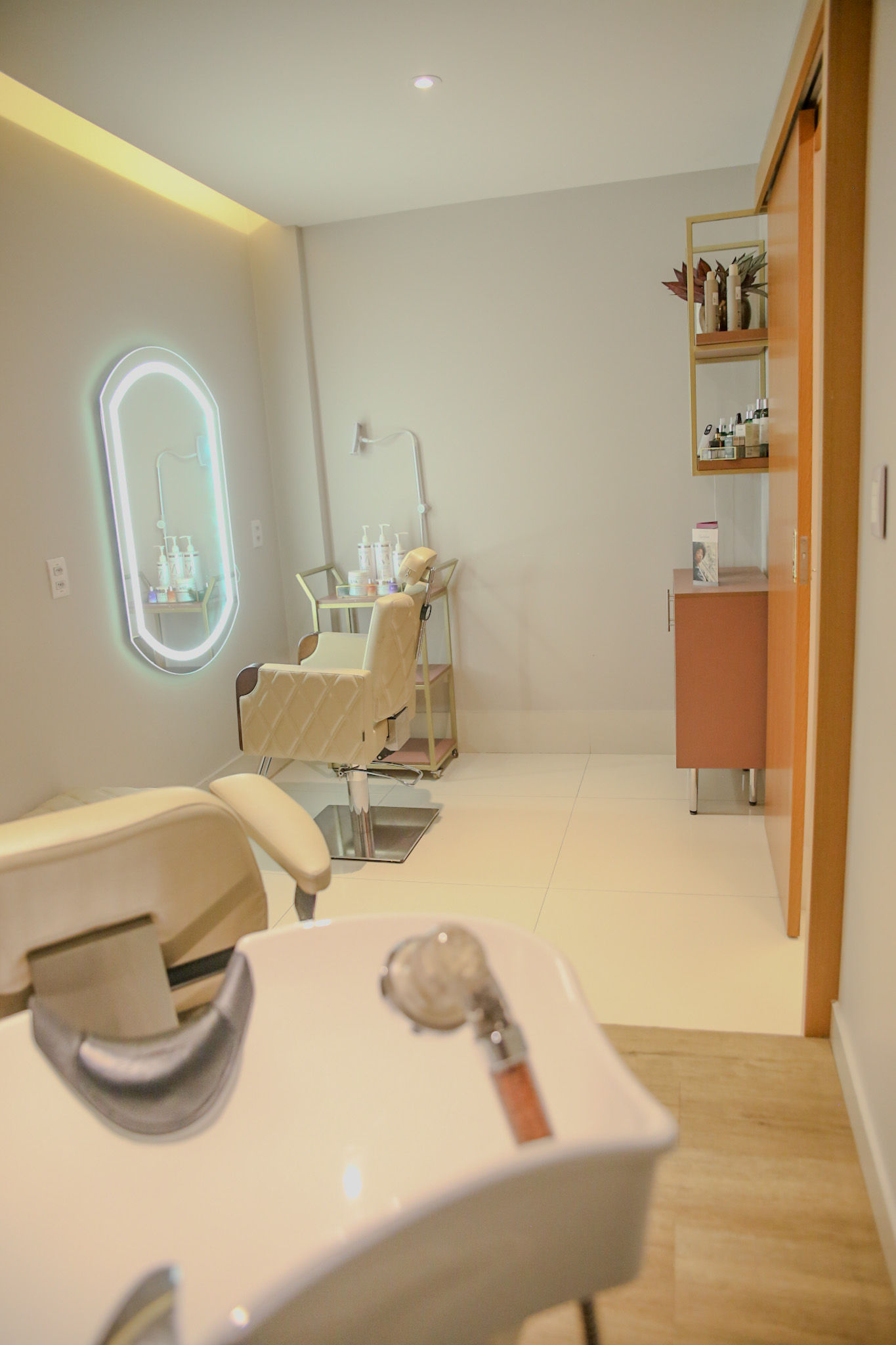 Club Beauté - Image 55