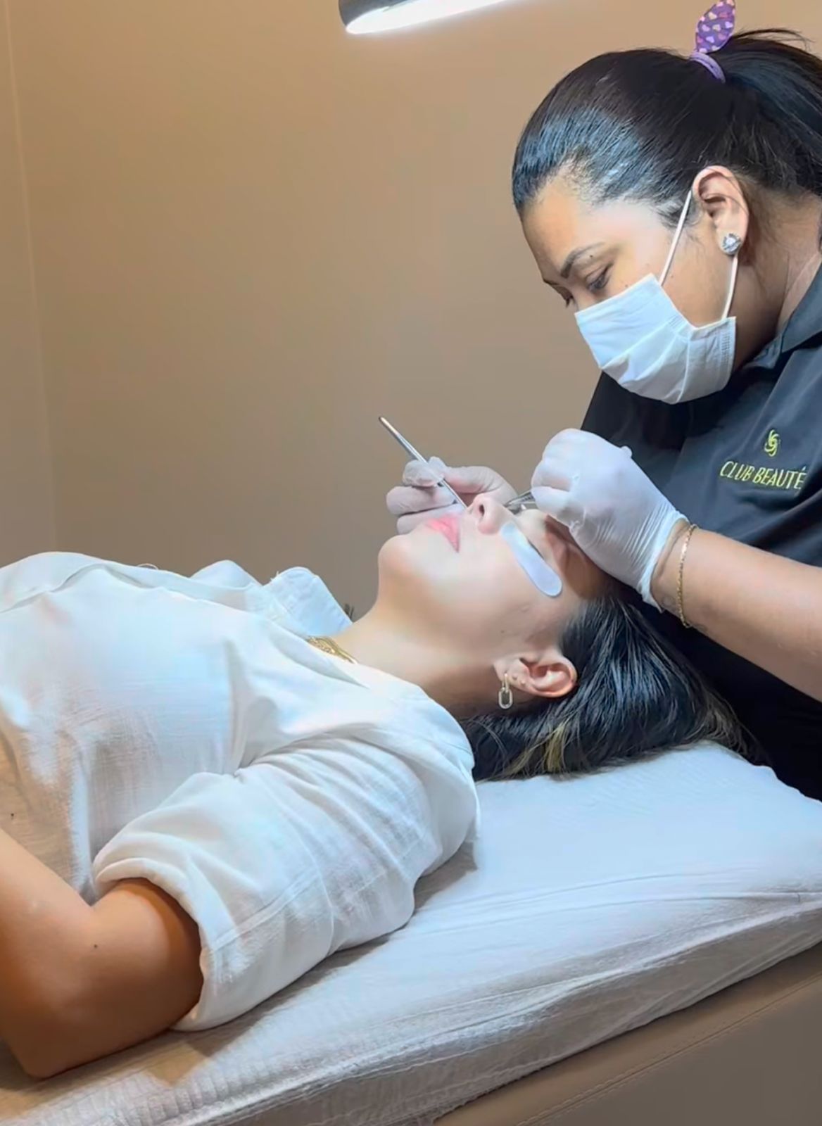 Club Beauté - Image 31