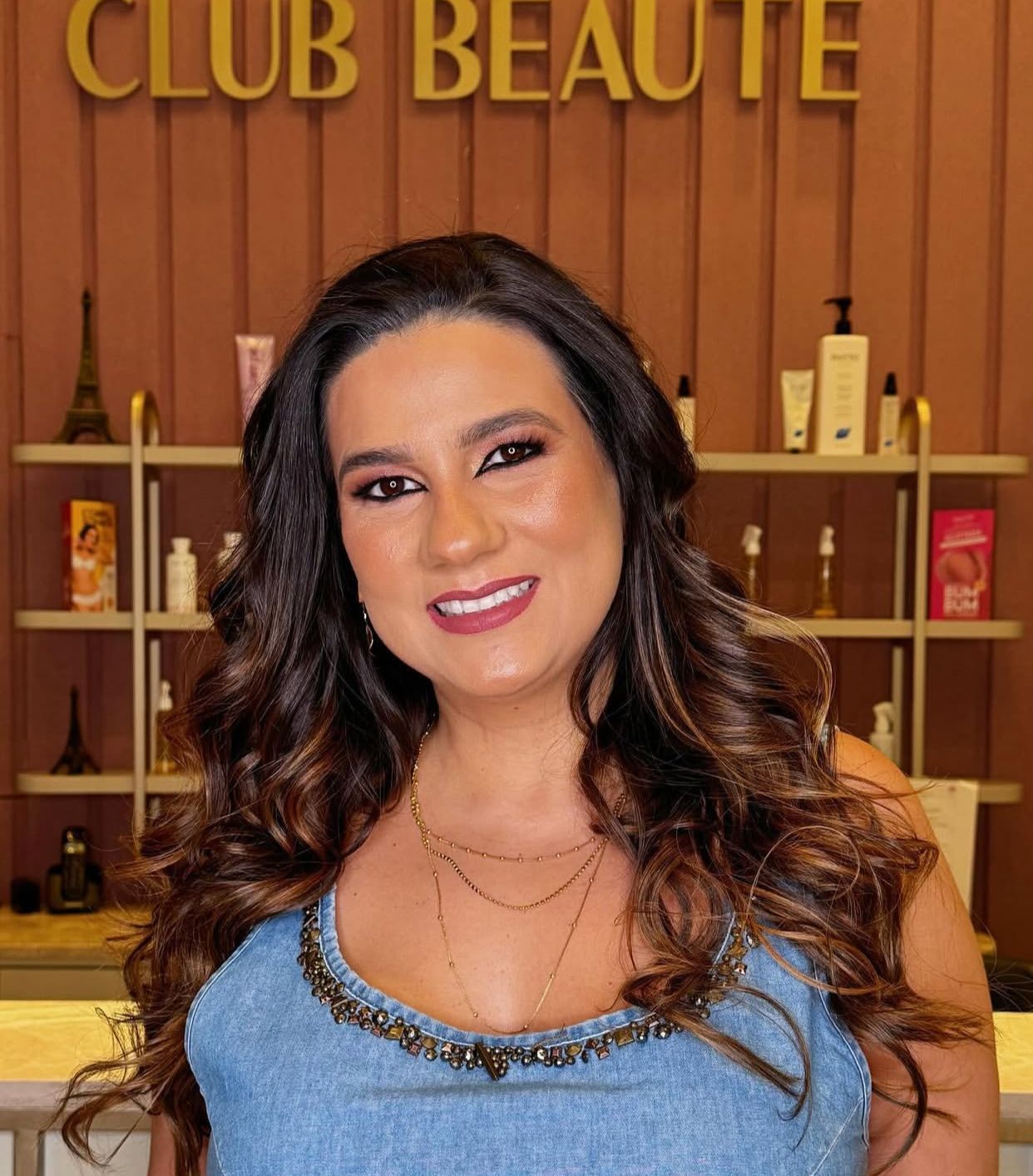 Club Beauté - Image 25