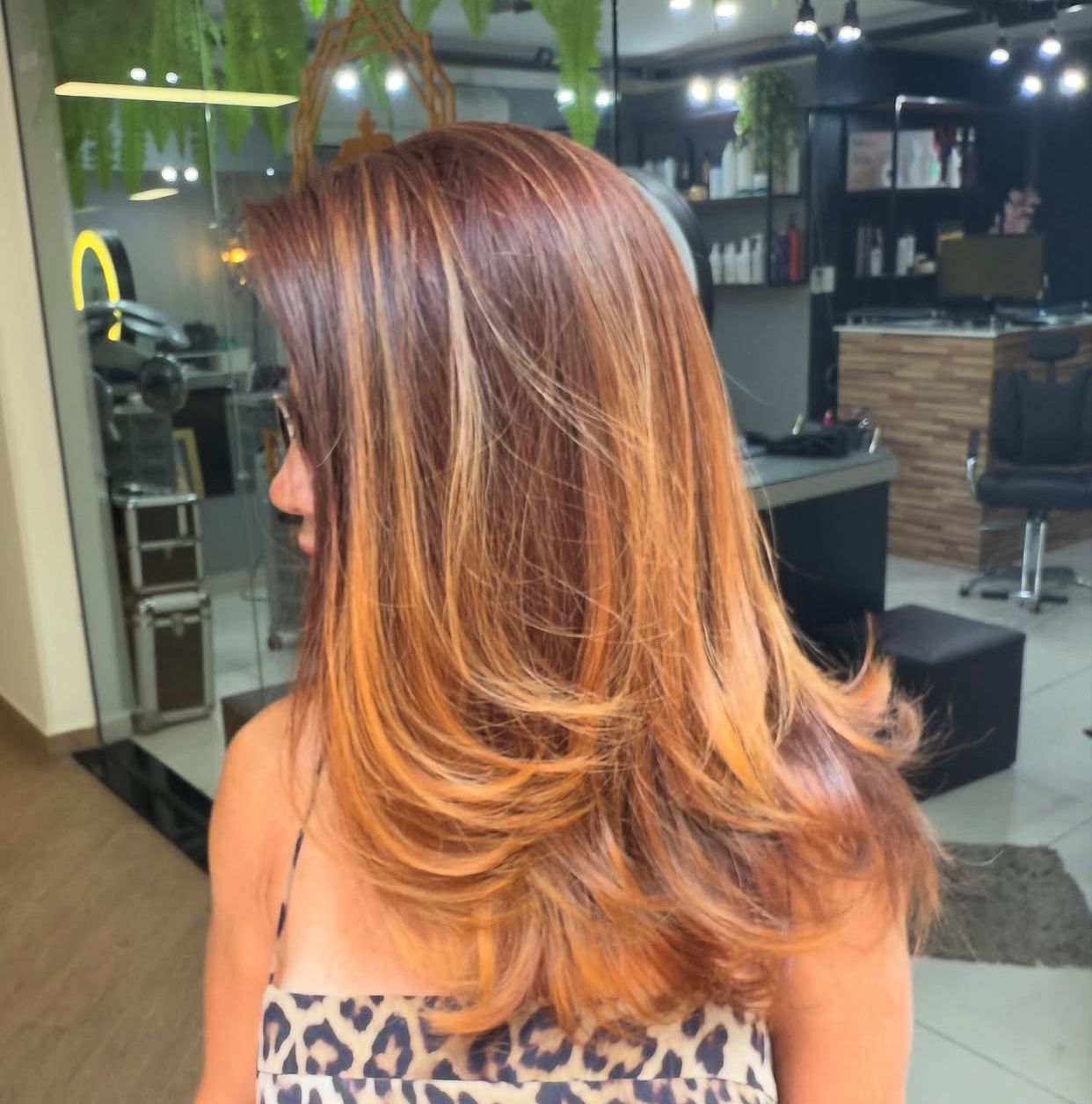 Especialist Hair Stylist - Image 2