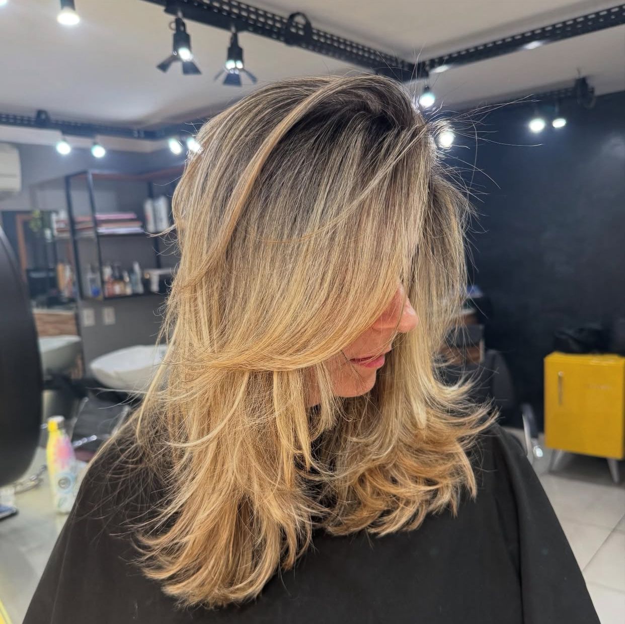 Especialist Hair Stylist - Image 9