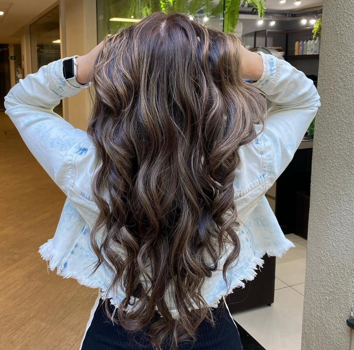 Especialist Hair Stylist - Image 16