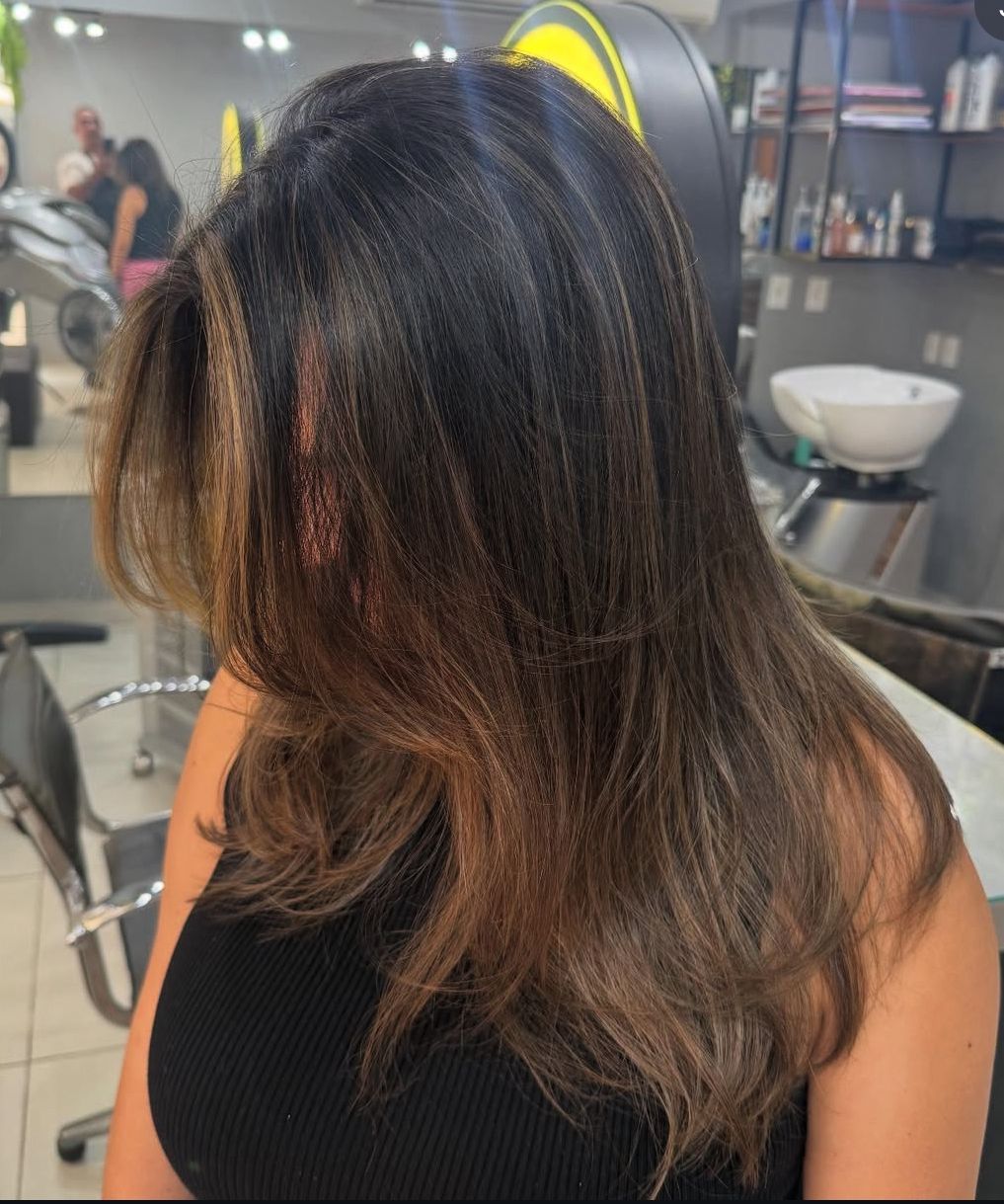 Especialist Hair Stylist - Image 11