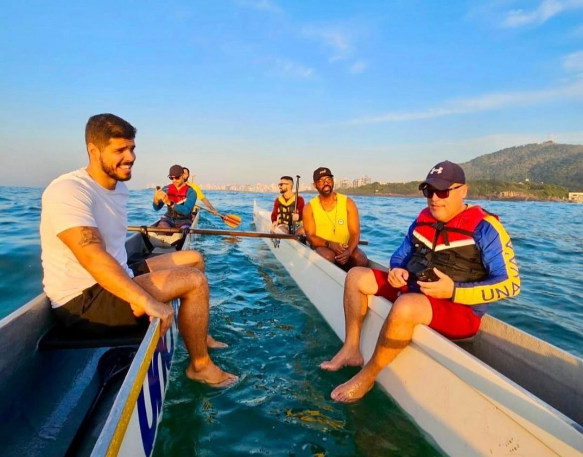 UNA VA'A Canoa Havaiana - Image 1
