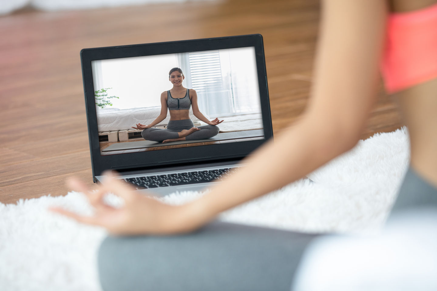Débora Castro | Yoga - Image 1