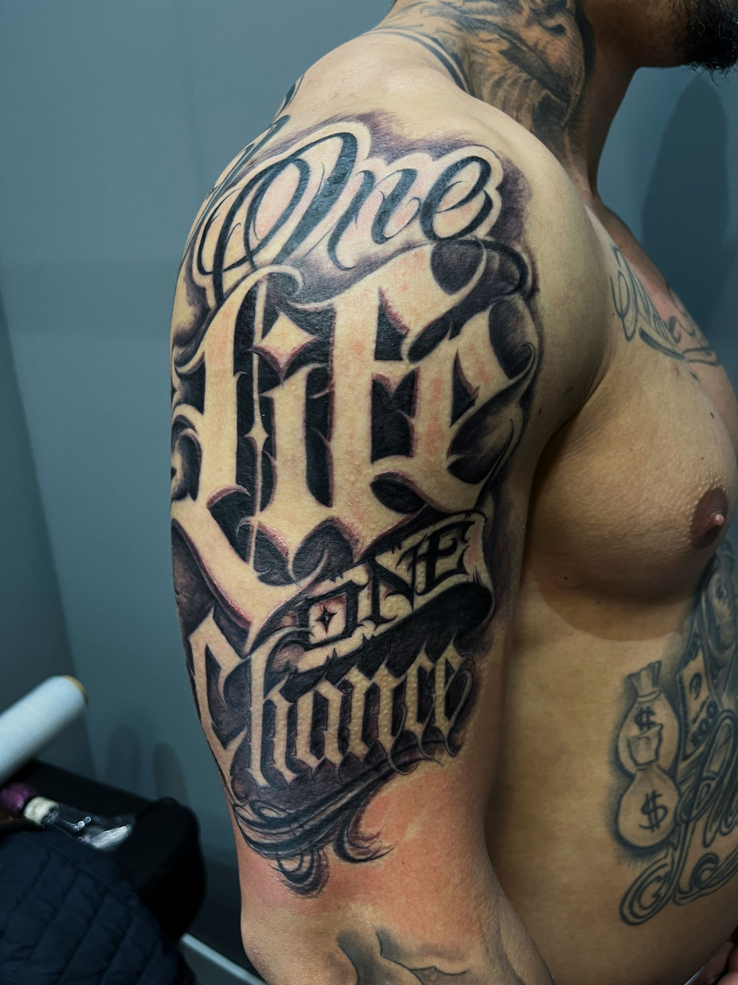 FadeBoss Tattoo & Piercings - Image 10