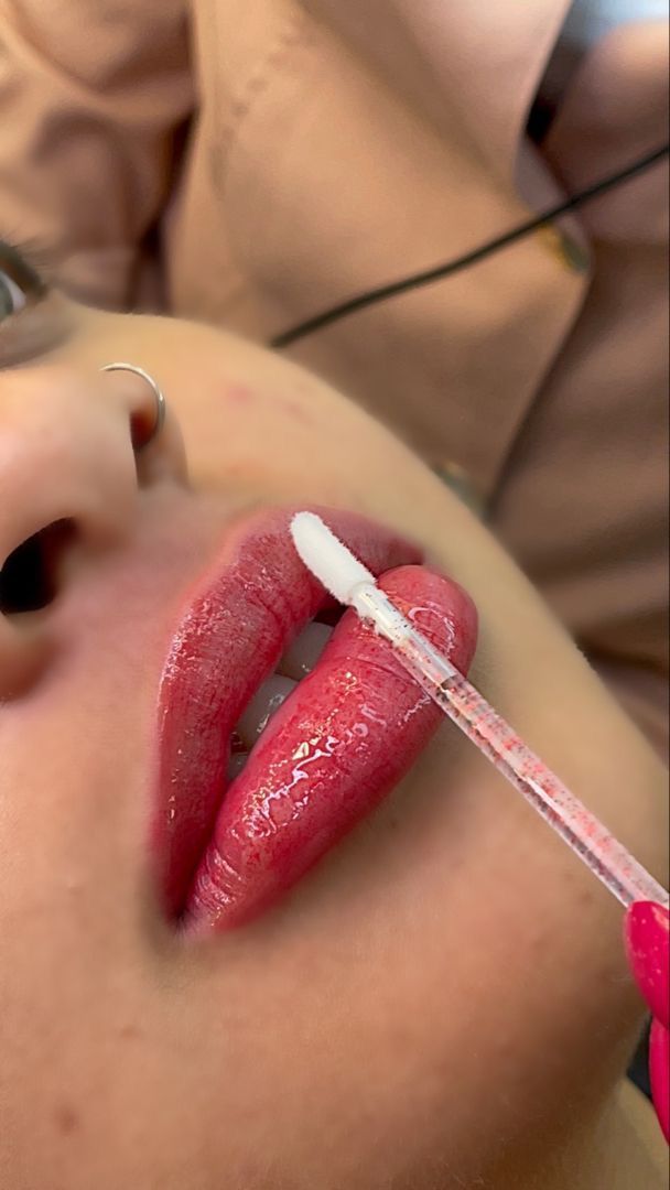 Mayara Carvalho Sobrancelha e Estética