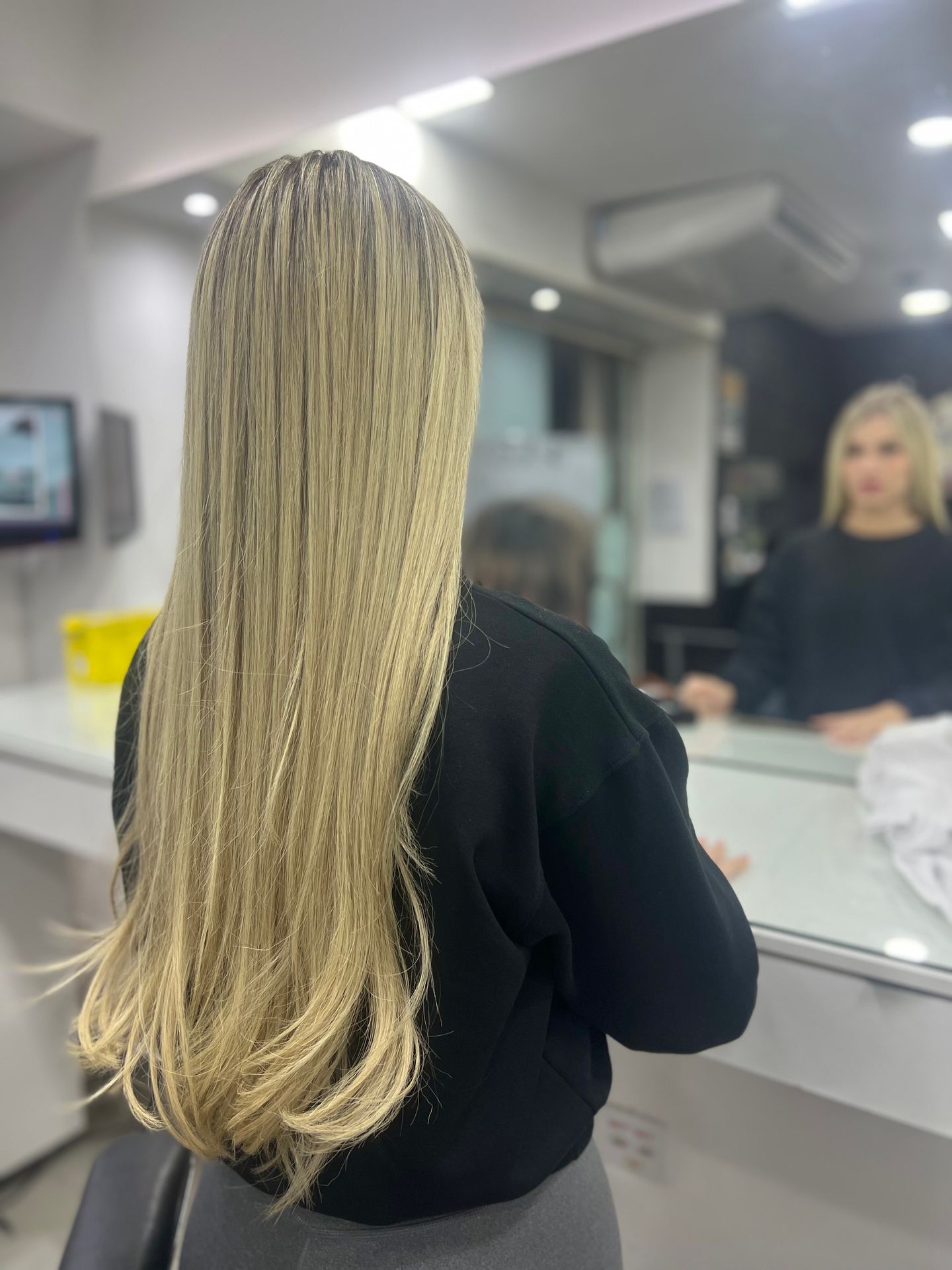 Godiva Coiffeur - Image 121