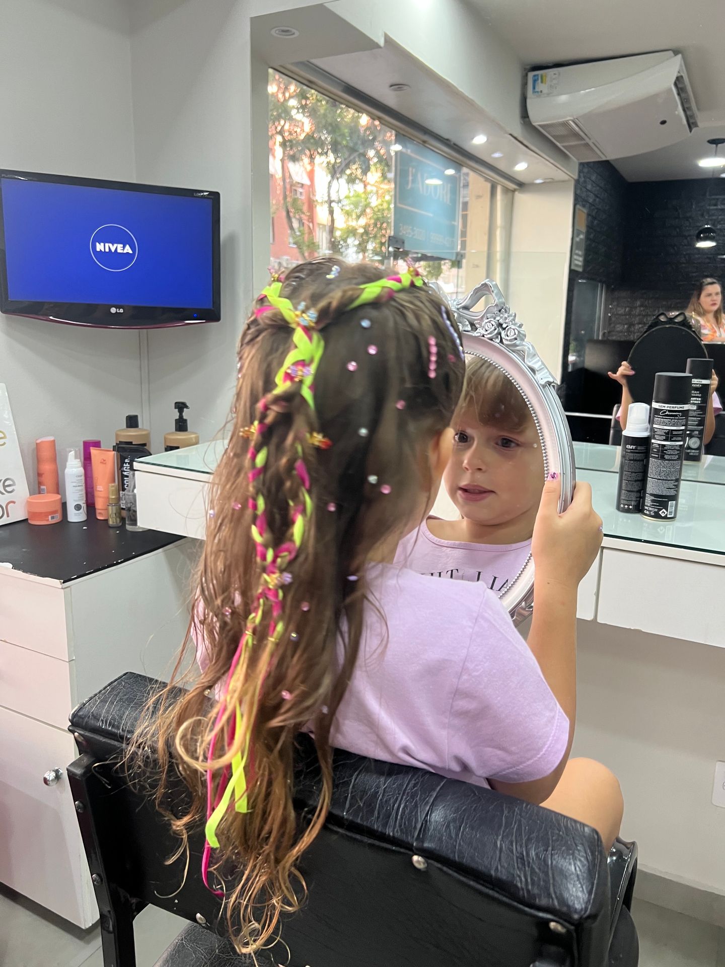 Godiva Coiffeur - Image 48