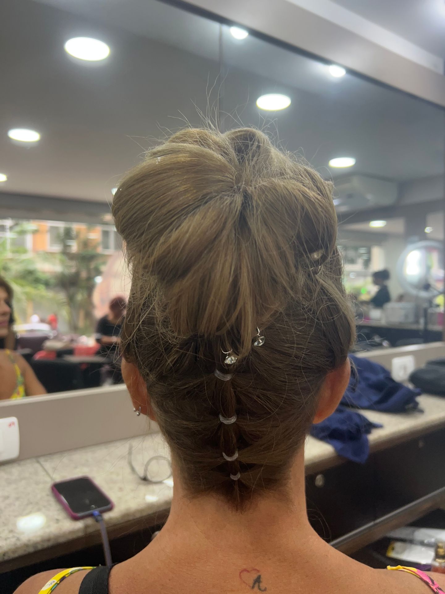 Godiva Coiffeur - Image 78