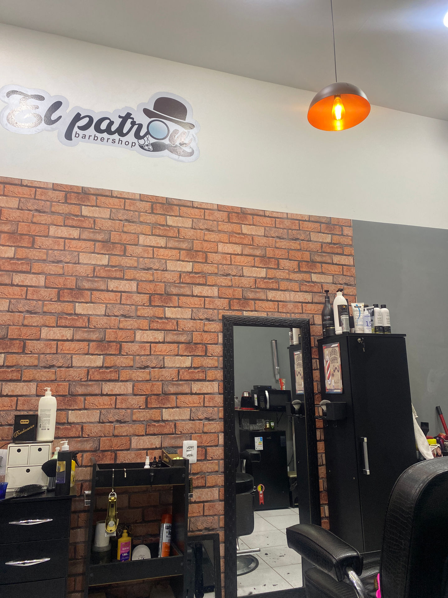 El Patron Barber Shop - Image 13