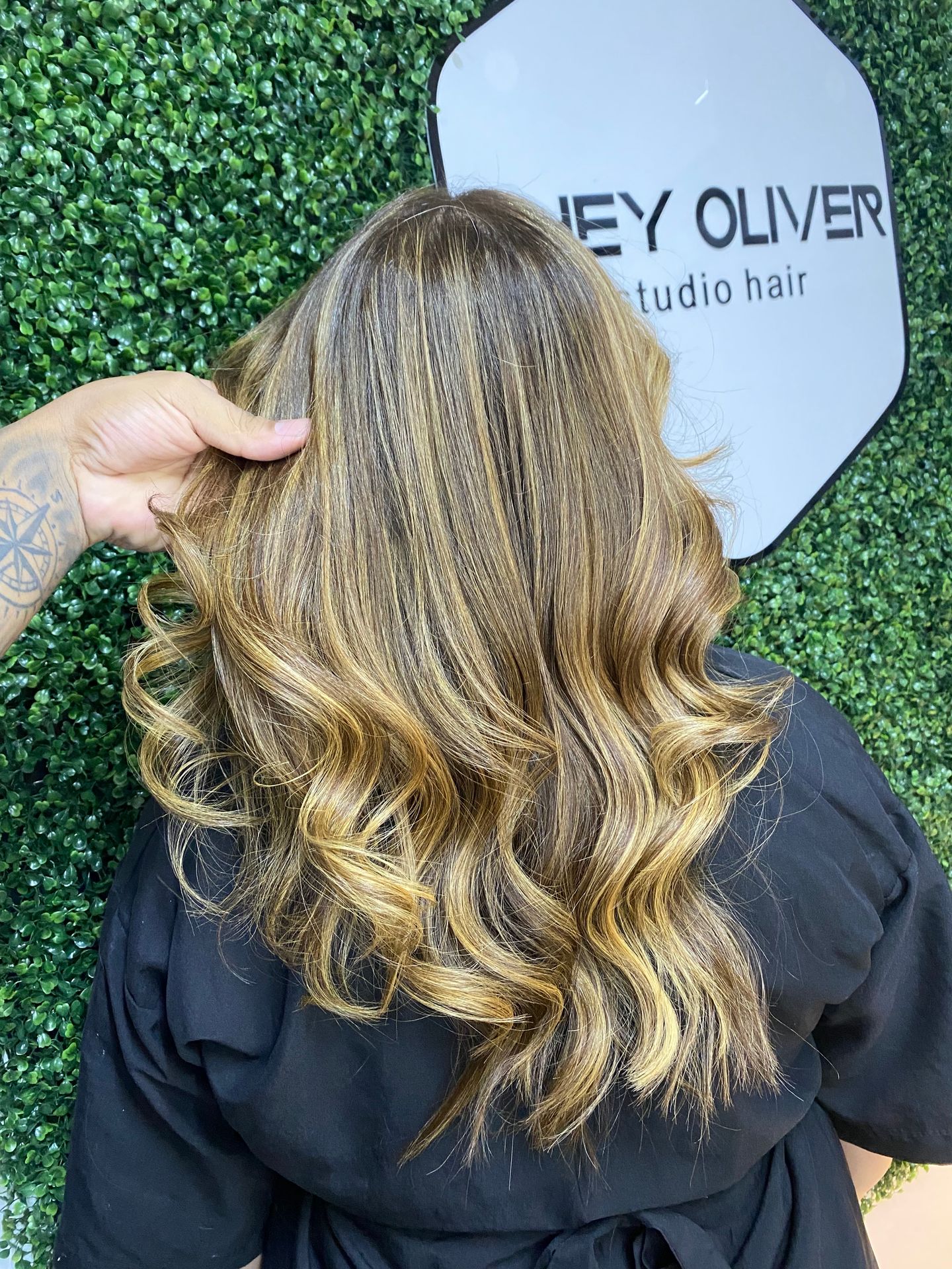 Jhey Oliver Studio Hair - Image 8
