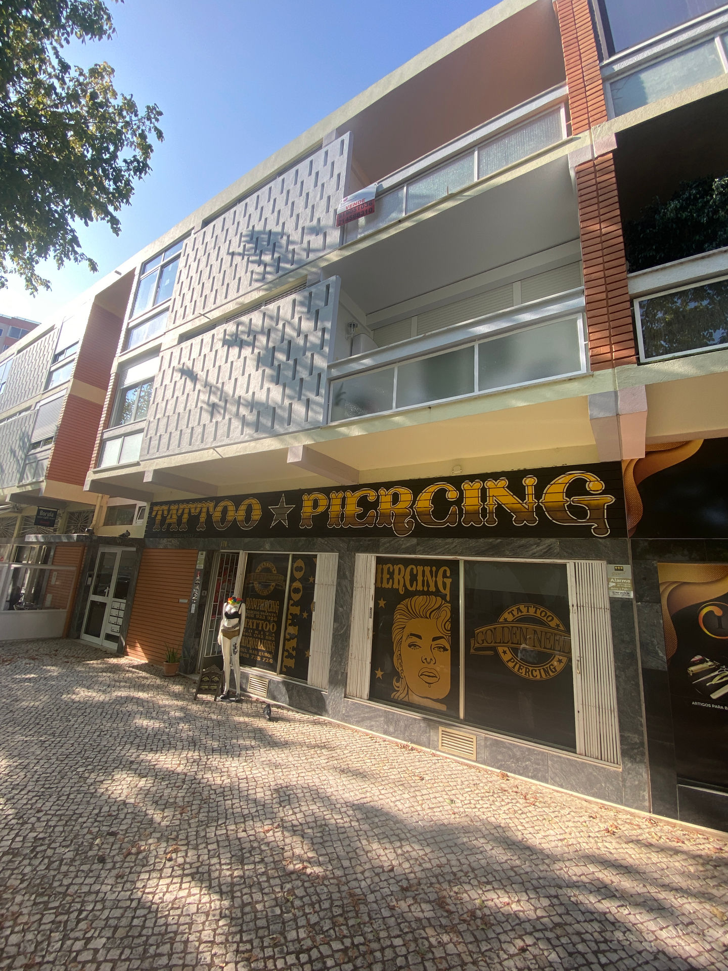 Golden Needle Tattoo & Piercing - Image 5