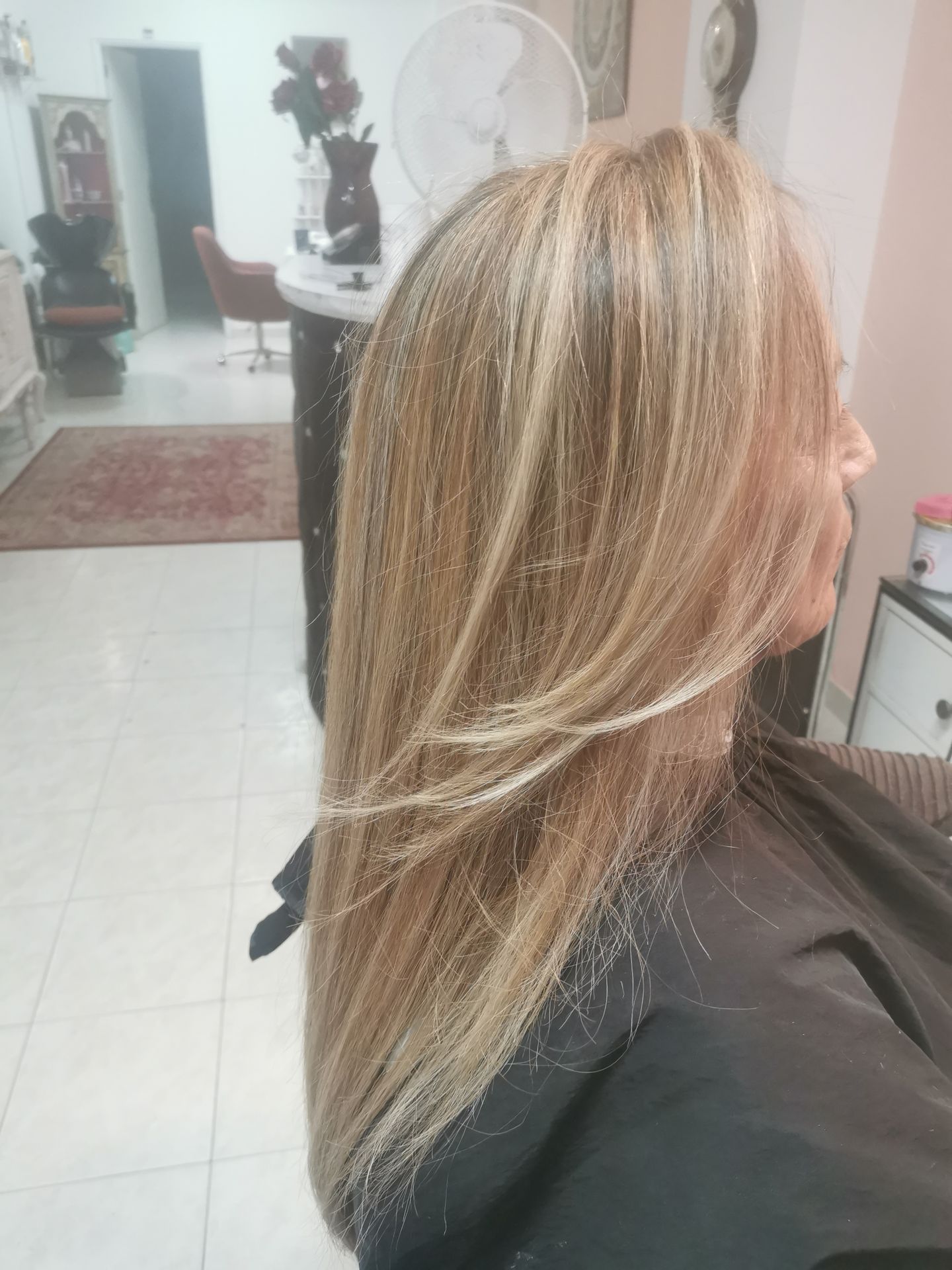 La Belle Vintage Beauty Salon - Image 38