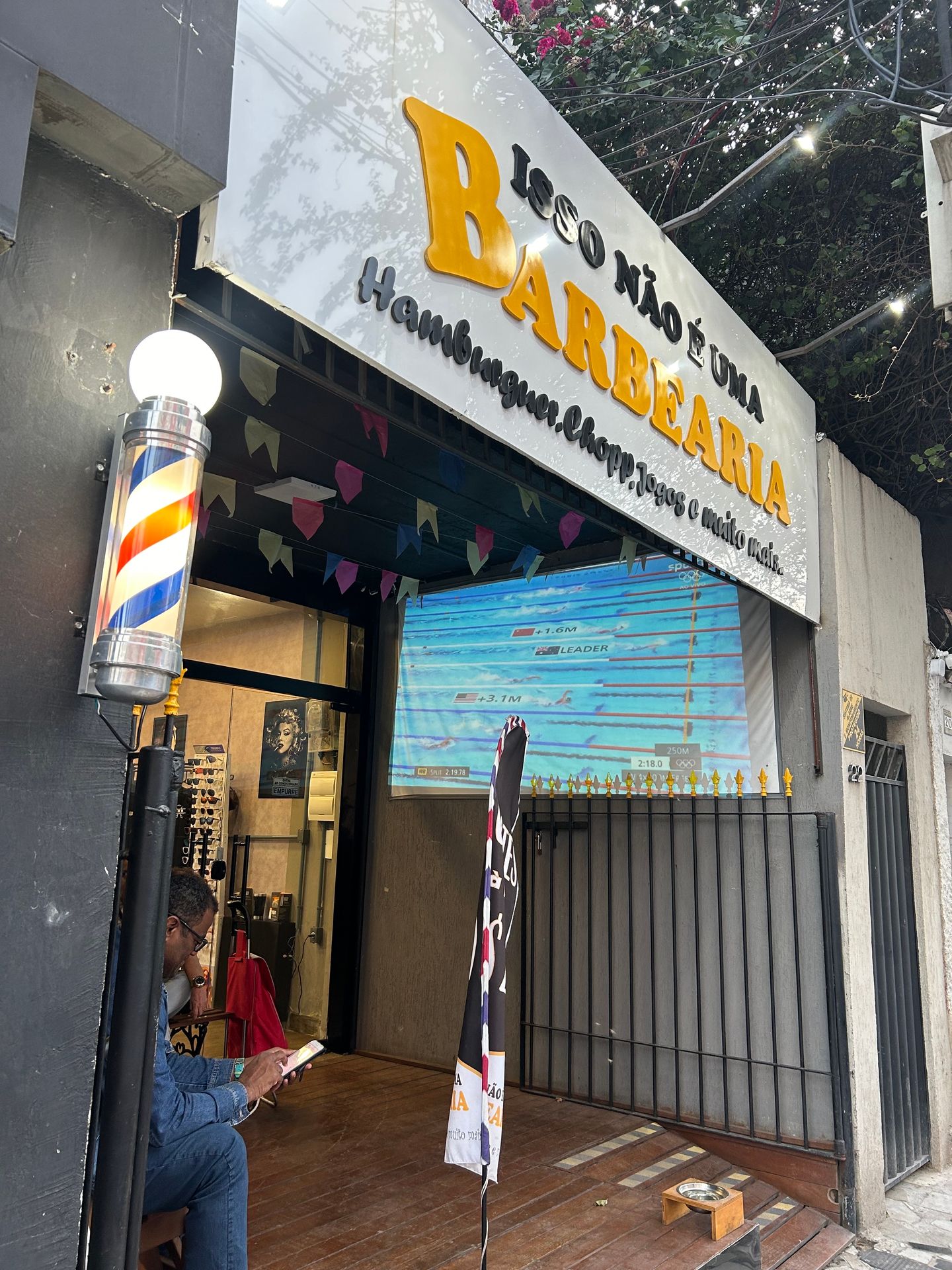 Isso Não é Uma Barbearia - Image 10