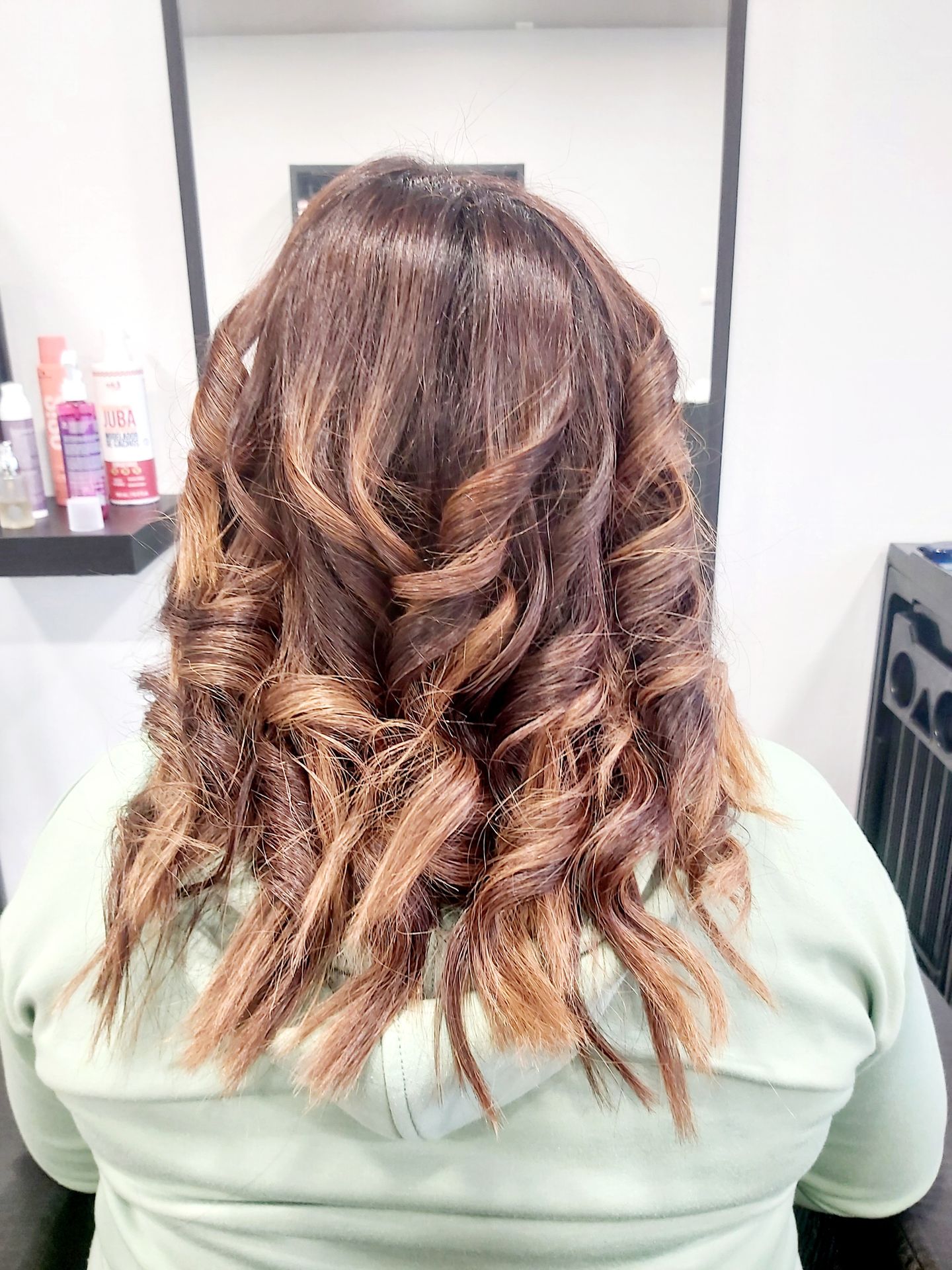 Elisa Lima Salon - Image 12