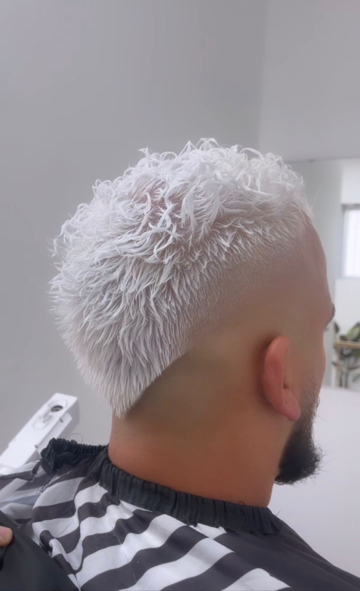 Barbearia Entras Feio Sais Bonito - Image 8