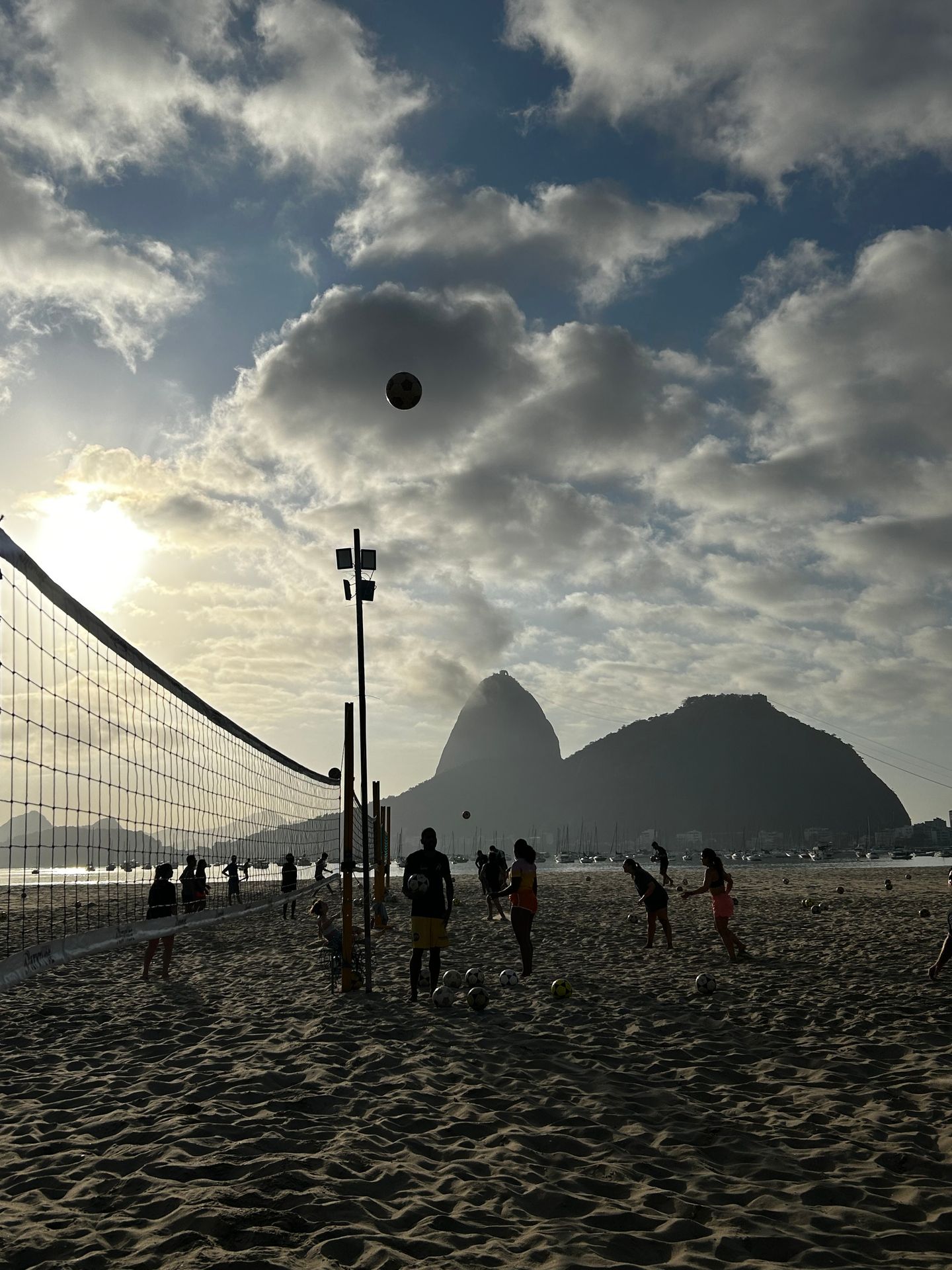 Futevôlei, Vôlei e Beach Tennis Atytude | Enseada Botafogo - Image 12
