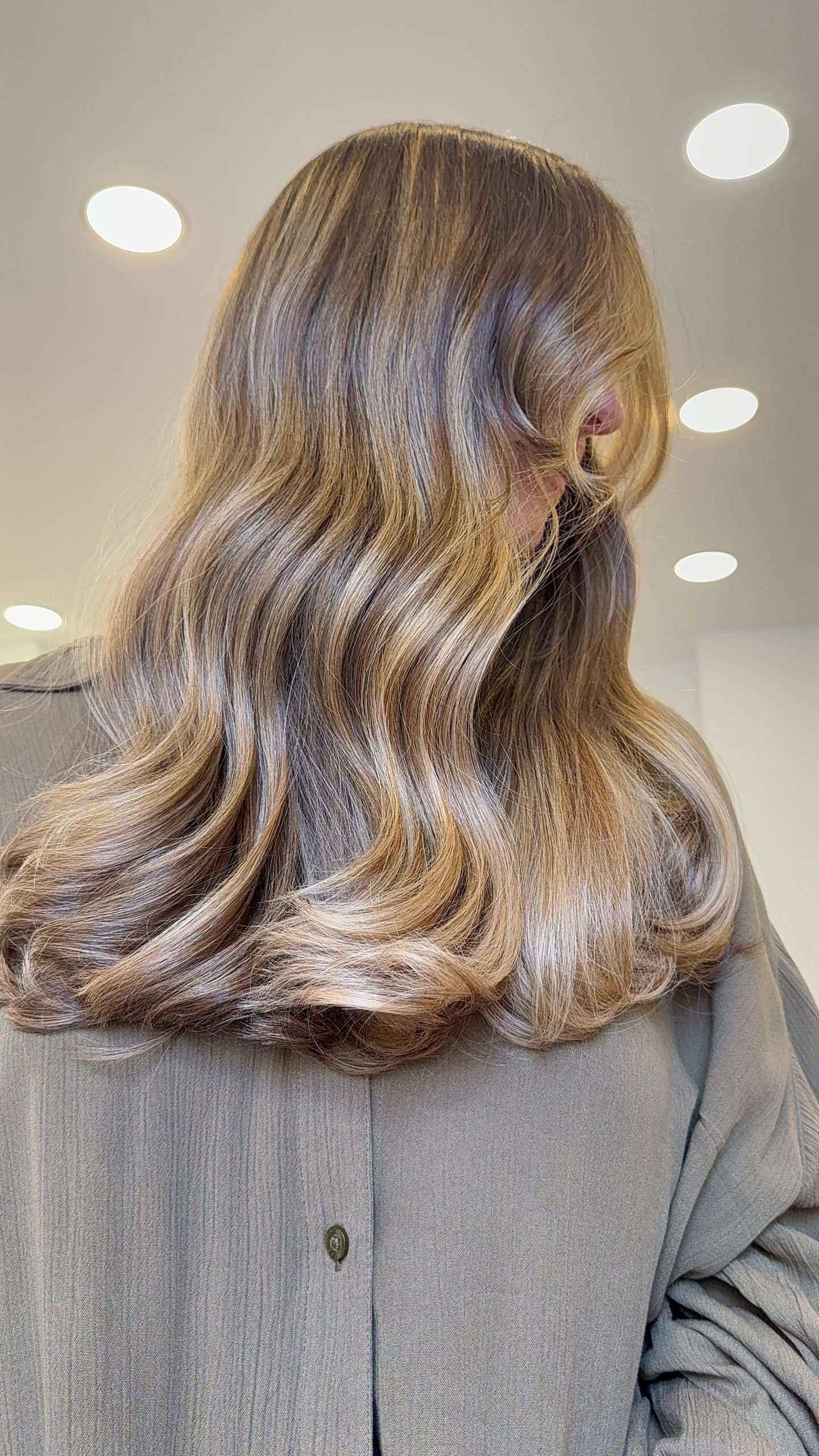 Leda Paes Hair Stylist - Image 37