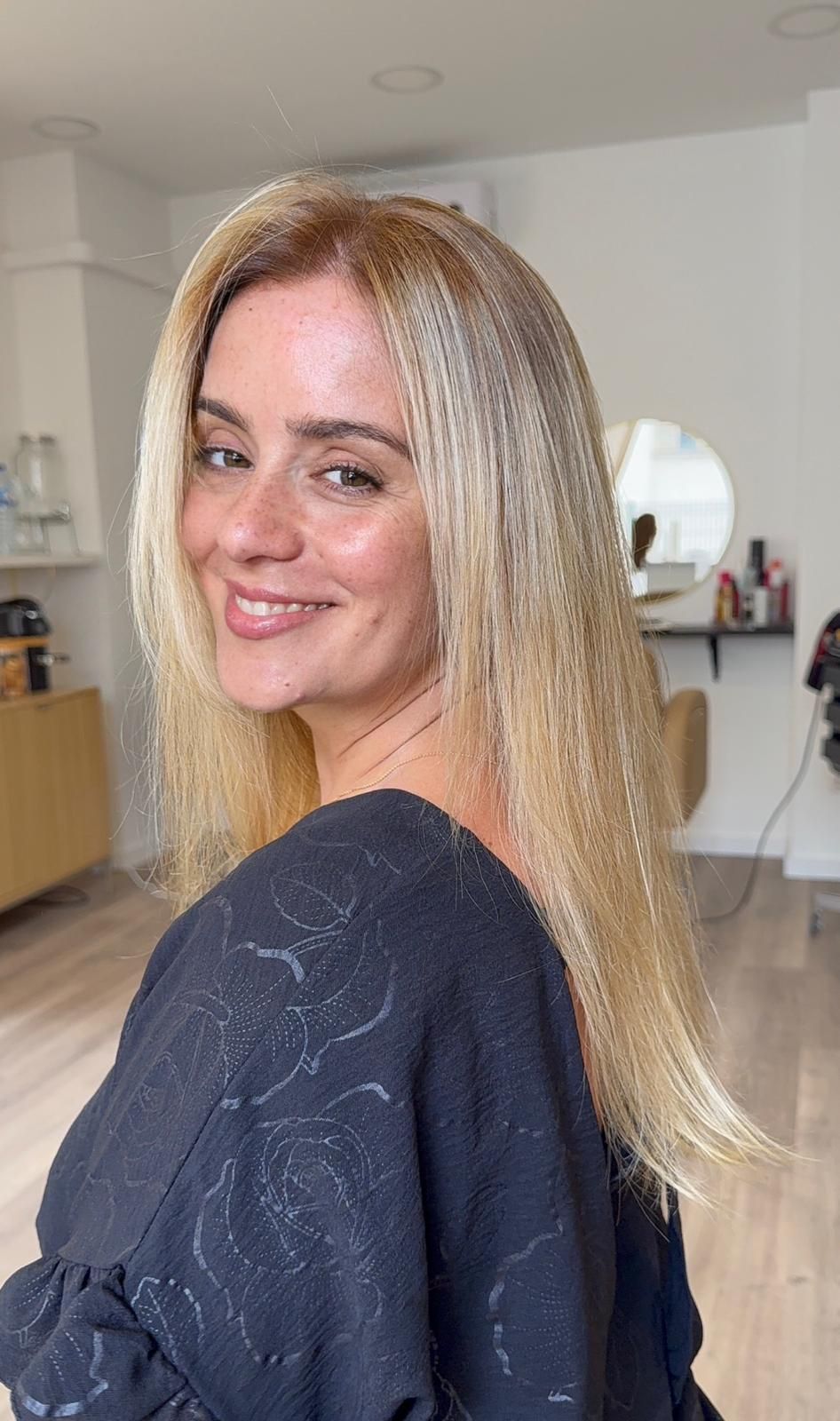 Leda Paes Hair Stylist - Image 9