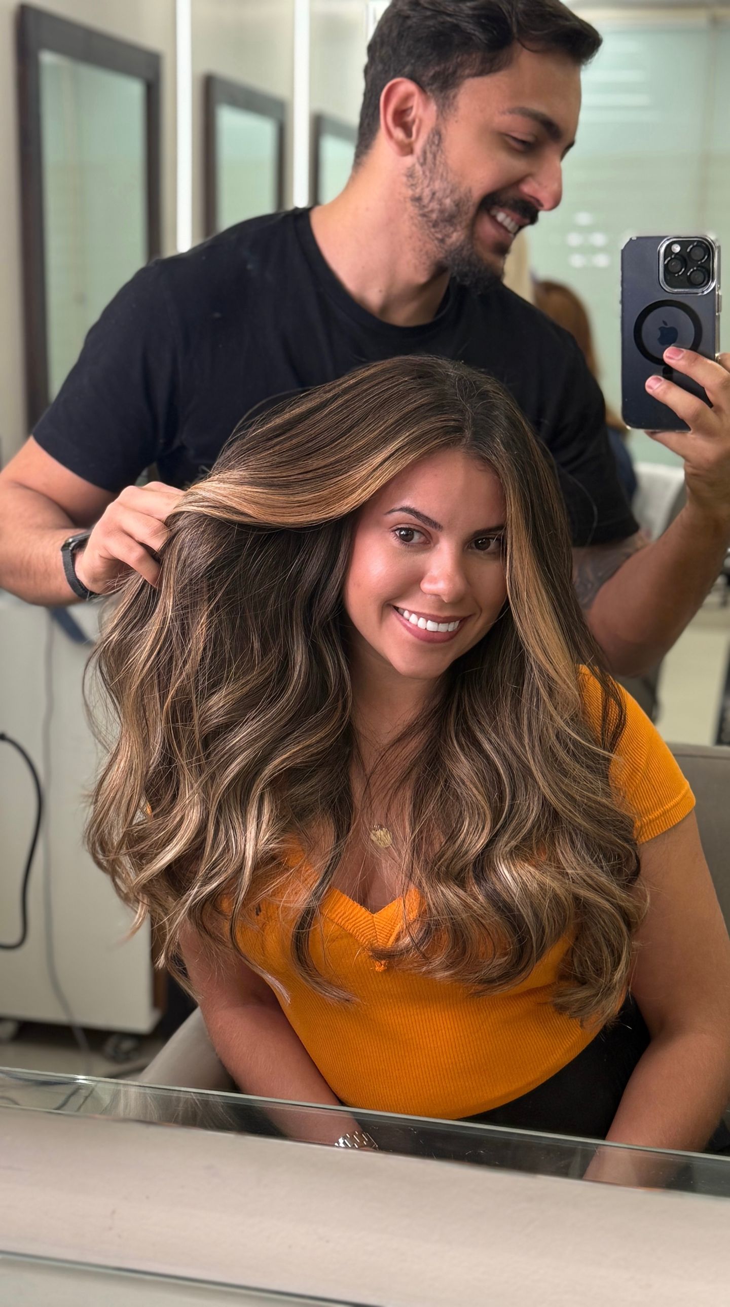 Victor Hugo Nery Hairstylist | Mega Hair - Image 34