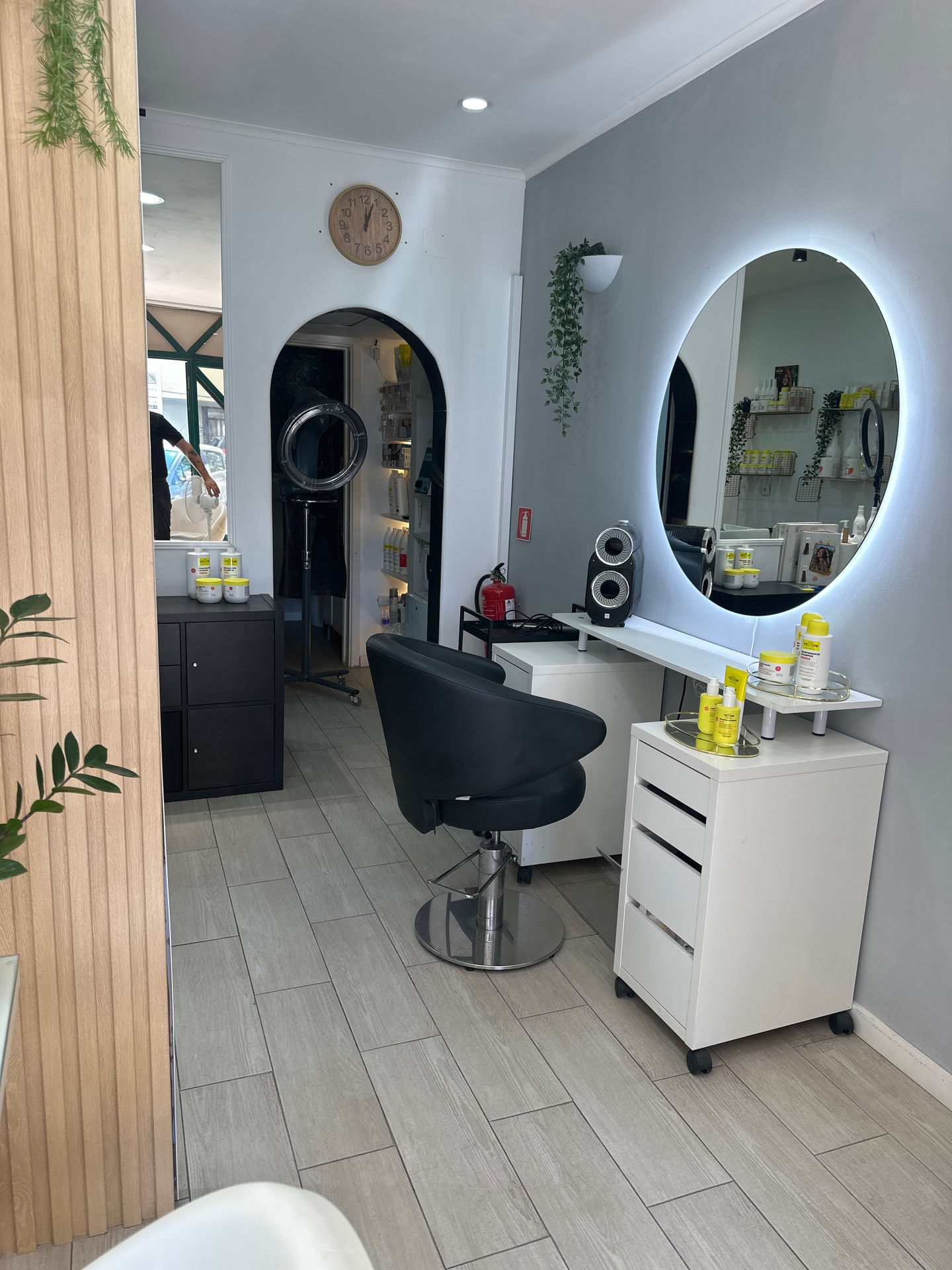 Miguel Logrado - Hair Stylist - Image 10
