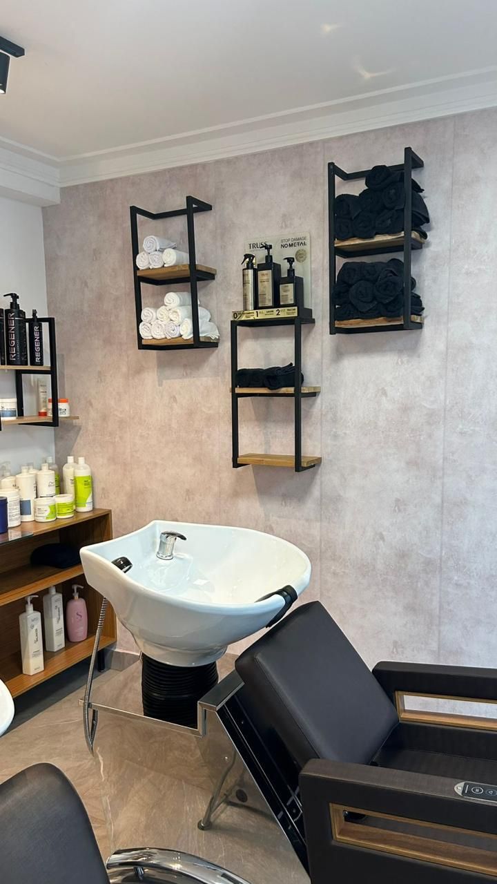 La Victoria Hair - Image 10