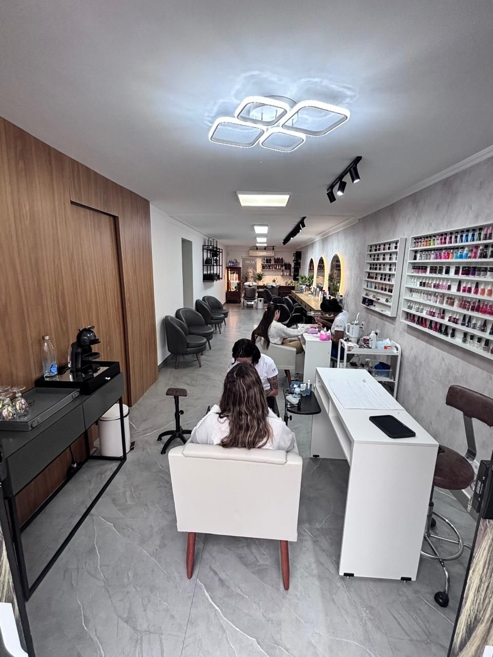 La Victoria Hair - Image 8
