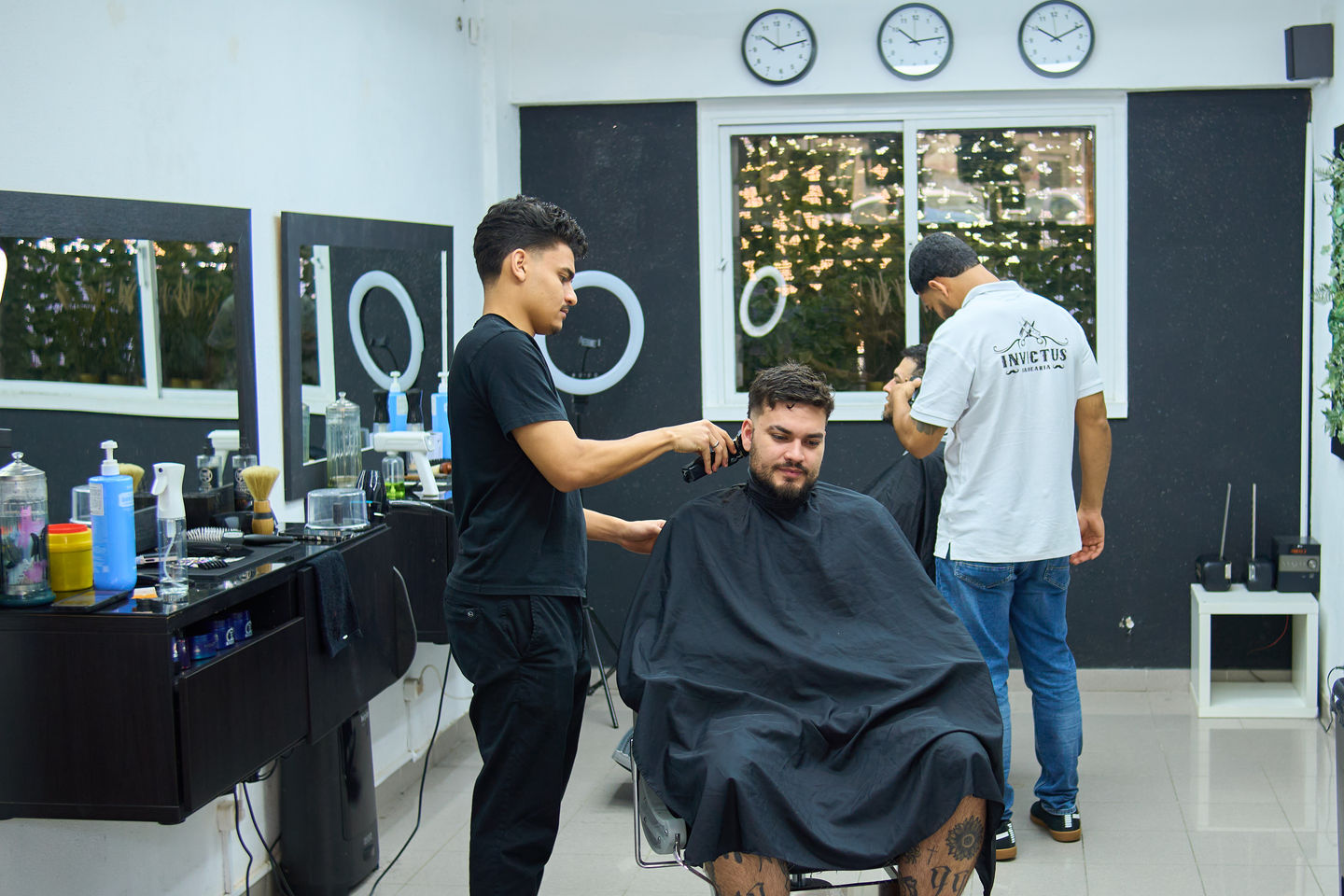 Invictus Barbearia Sacavém | Barboterapia, Cabelo e Barba - Image 1