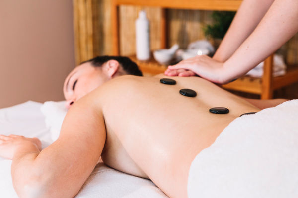 Terapia com Pedras Quentes