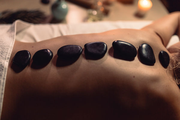 Massagem Relaxante Pedras Quentes