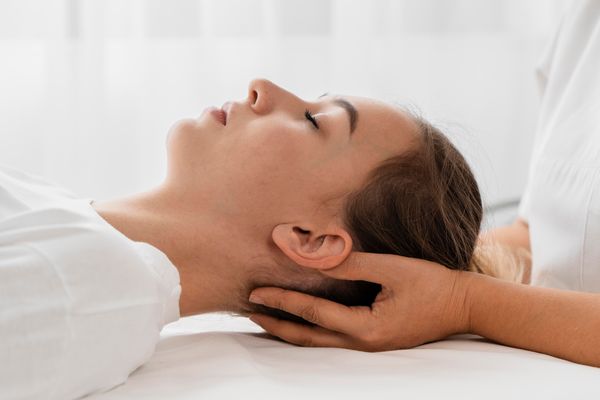 Terapia Crânio‑Sacral Integrativa – Local – 60 min / Integrative Cranio‑Sacral Therapy – In‑Studio – 60 min