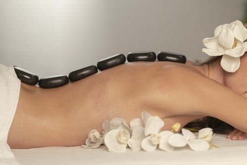 Massagem com Pedras Quentes - 50 Min