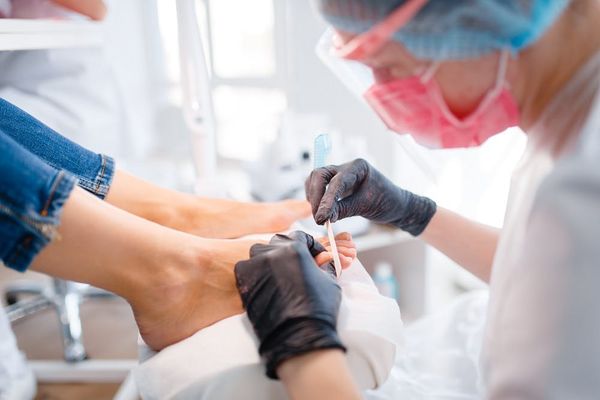Pedicure com Verniz Gel