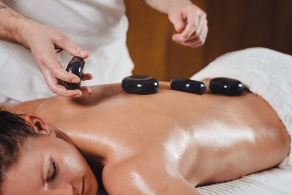 Massagem Pedras Quentes