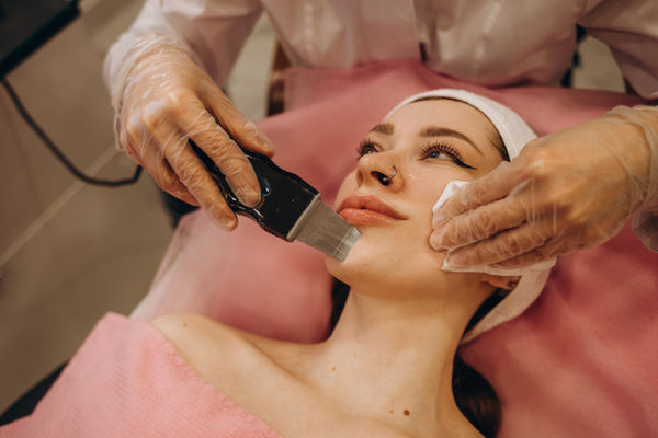 Limpeza de Pele Profunda + Peeling Ultrasonico + Extração