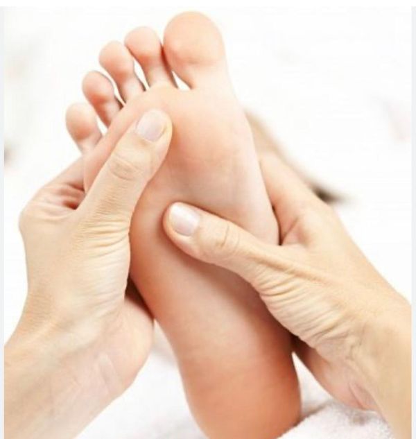 Reflexologia Podal (massagem nos pés)
