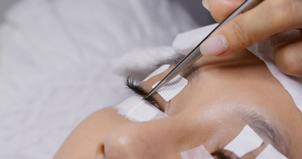 Lash Lifting