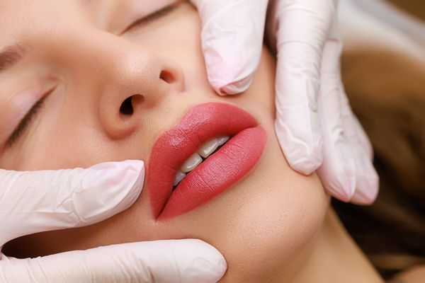 Micropigmentação Labial - Lip Tint