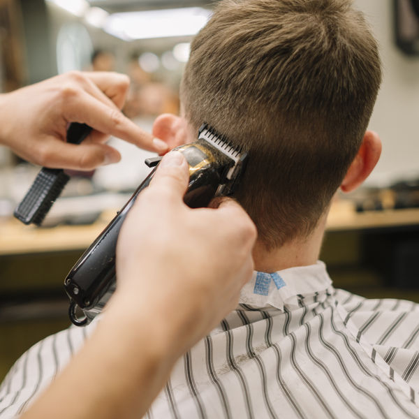 Corte com Máquina e Tesoura